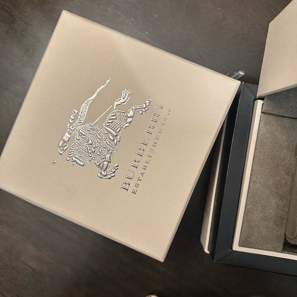 Burberry Watch - Picture 6 of 6